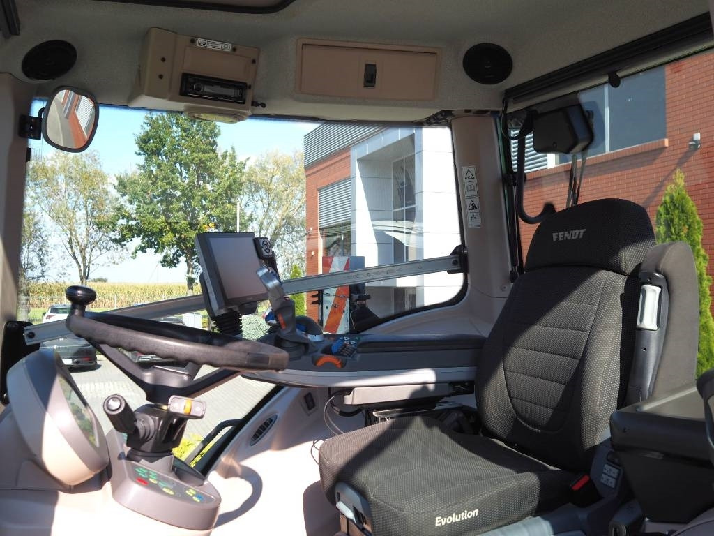 Fendt 824 Vario S4 ProfiPlus, GPS - جرار: صور 5 Fendt 824 Vario S4 ProfiPlus, GPS - جرار: صور 5