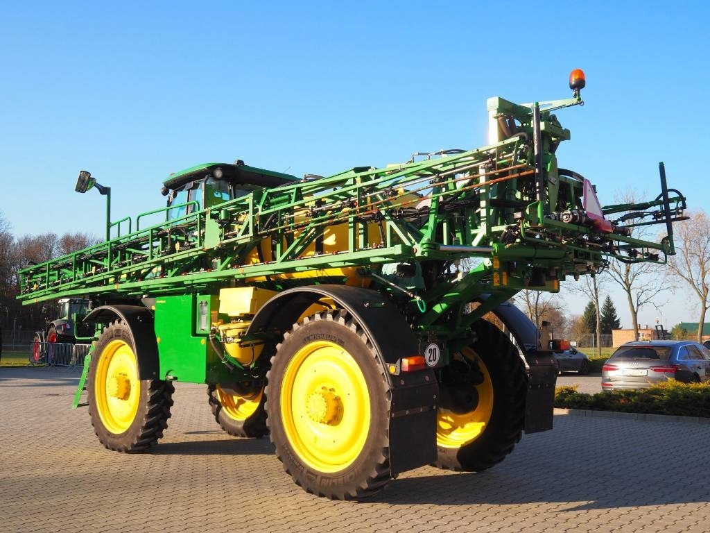 John Deere R4040i - آلة الرش ذاتية الحركة: صور 2 John Deere R4040i - آلة الرش ذاتية الحركة: صور 2