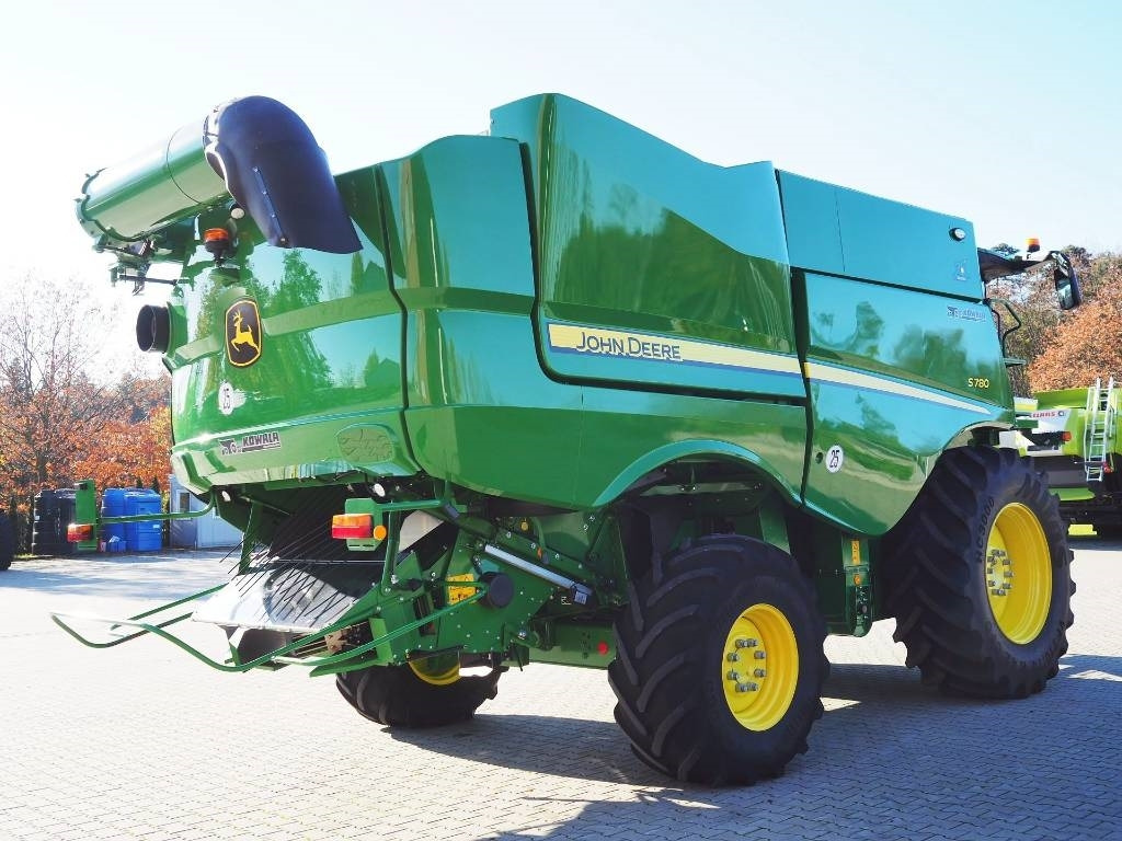 John Deere S780 + 730X - حصادة شاملة: صور 3 John Deere S780 + 730X - حصادة شاملة: صور 3