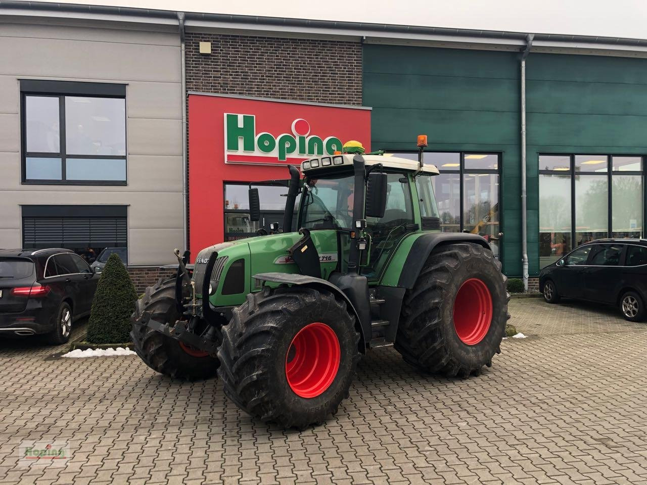 Fendt 716 Vario Favorit - جرار: صور 1 Fendt 716 Vario Favorit - جرار: صور 1