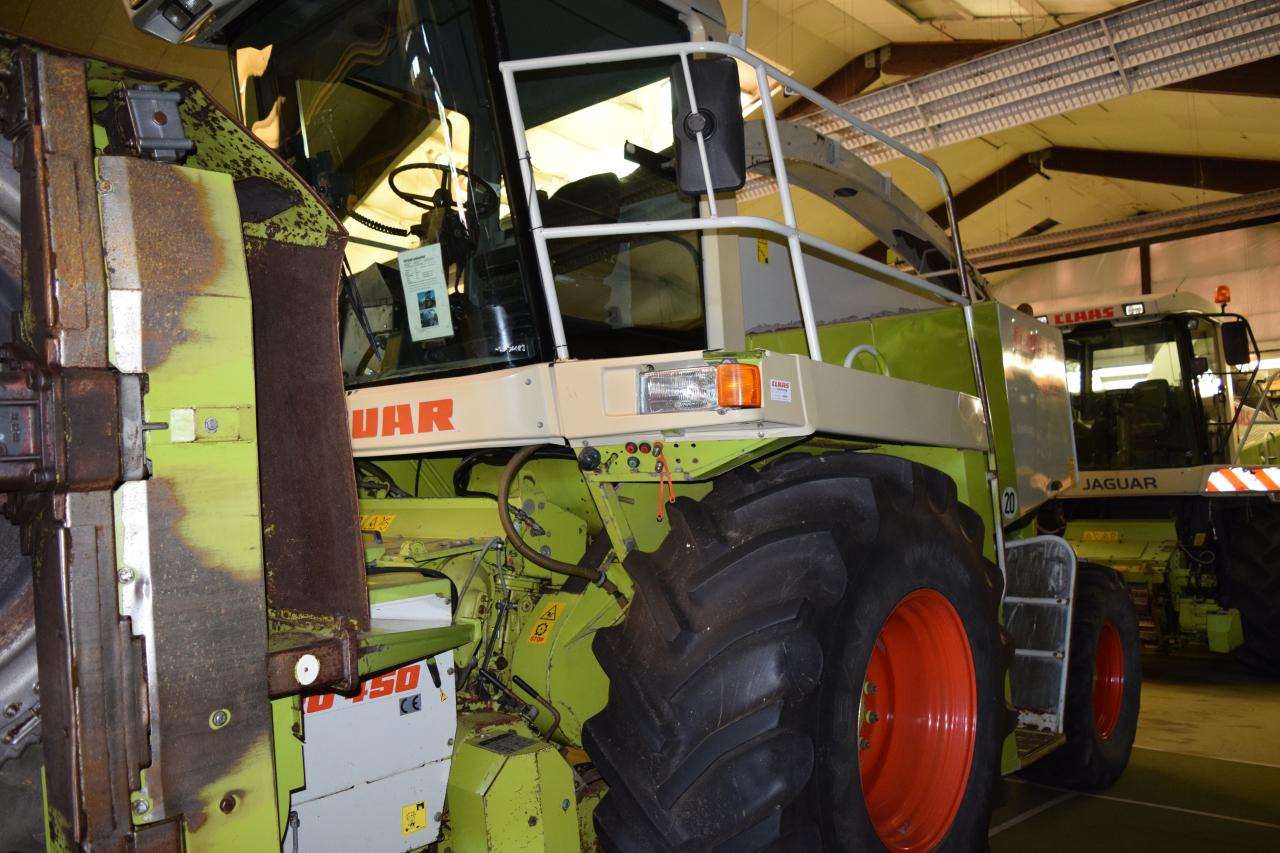 CLAAS Jaguar 820 - حصادة الأعلاف: صور 5 CLAAS Jaguar 820 - حصادة الأعلاف: صور 5