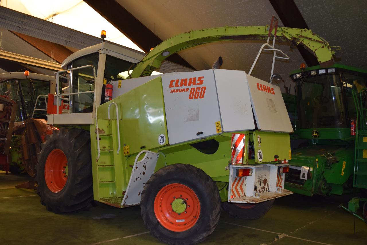 CLAAS Jaguar 860 - حصادة الأعلاف: صور 5 CLAAS Jaguar 860 - حصادة الأعلاف: صور 5