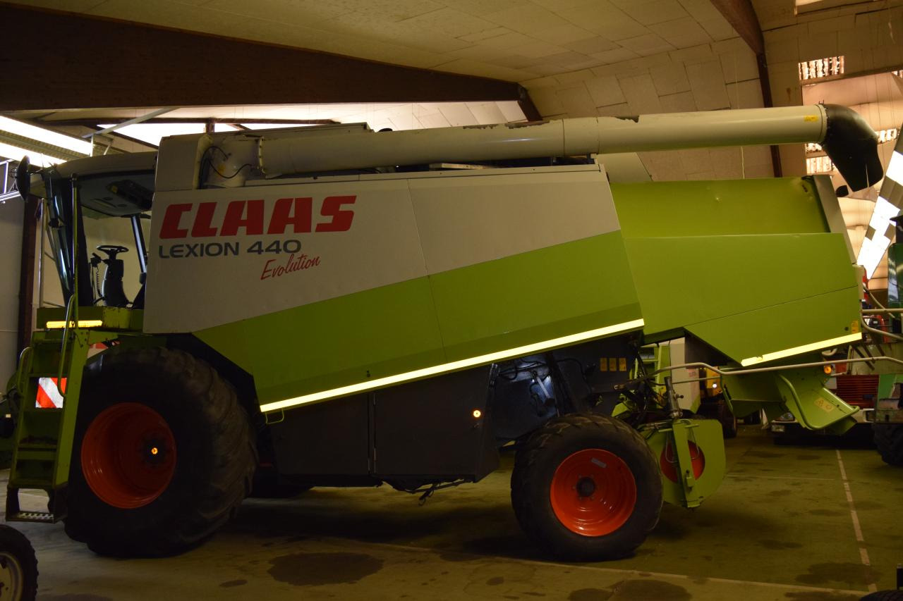 CLAAS Lexion 440 Evolution - حصادة شاملة: صور 3 CLAAS Lexion 440 Evolution - حصادة شاملة: صور 3