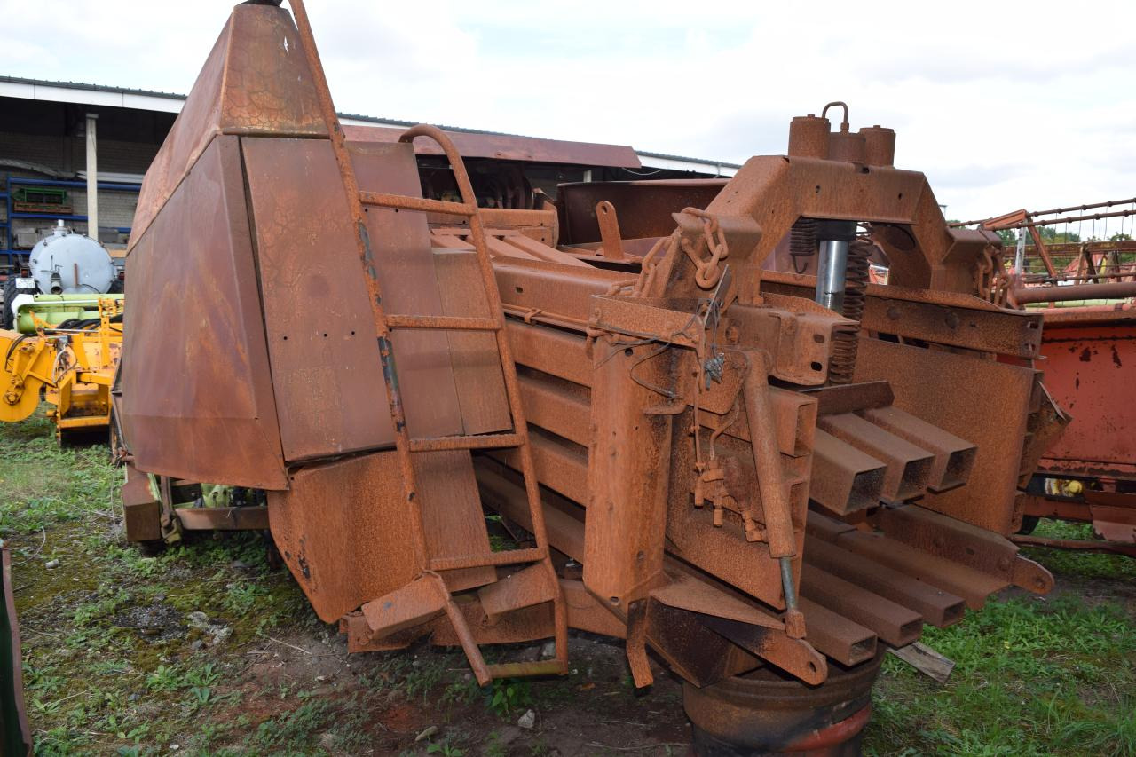 CLAAS Quadrant 1100 *zur Teilevertwertung* - مكبس البالات المستطيله: صور 4 CLAAS Quadrant 1100 *zur Teilevertwertung* - مكبس البالات المستطيله: صور 4