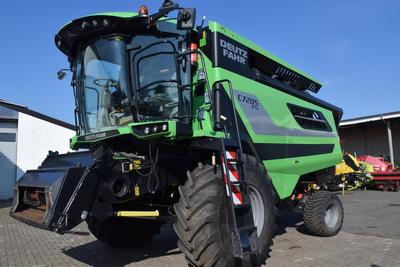 Deutz-Fahr C 7205 TS - حصادة شاملة: صور 1 Deutz-Fahr C 7205 TS - حصادة شاملة: صور 1