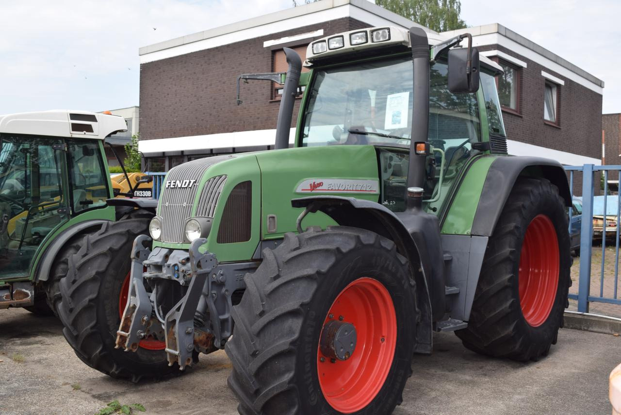 Fendt 712 Vario - جرار: صور 3 Fendt 712 Vario - جرار: صور 3