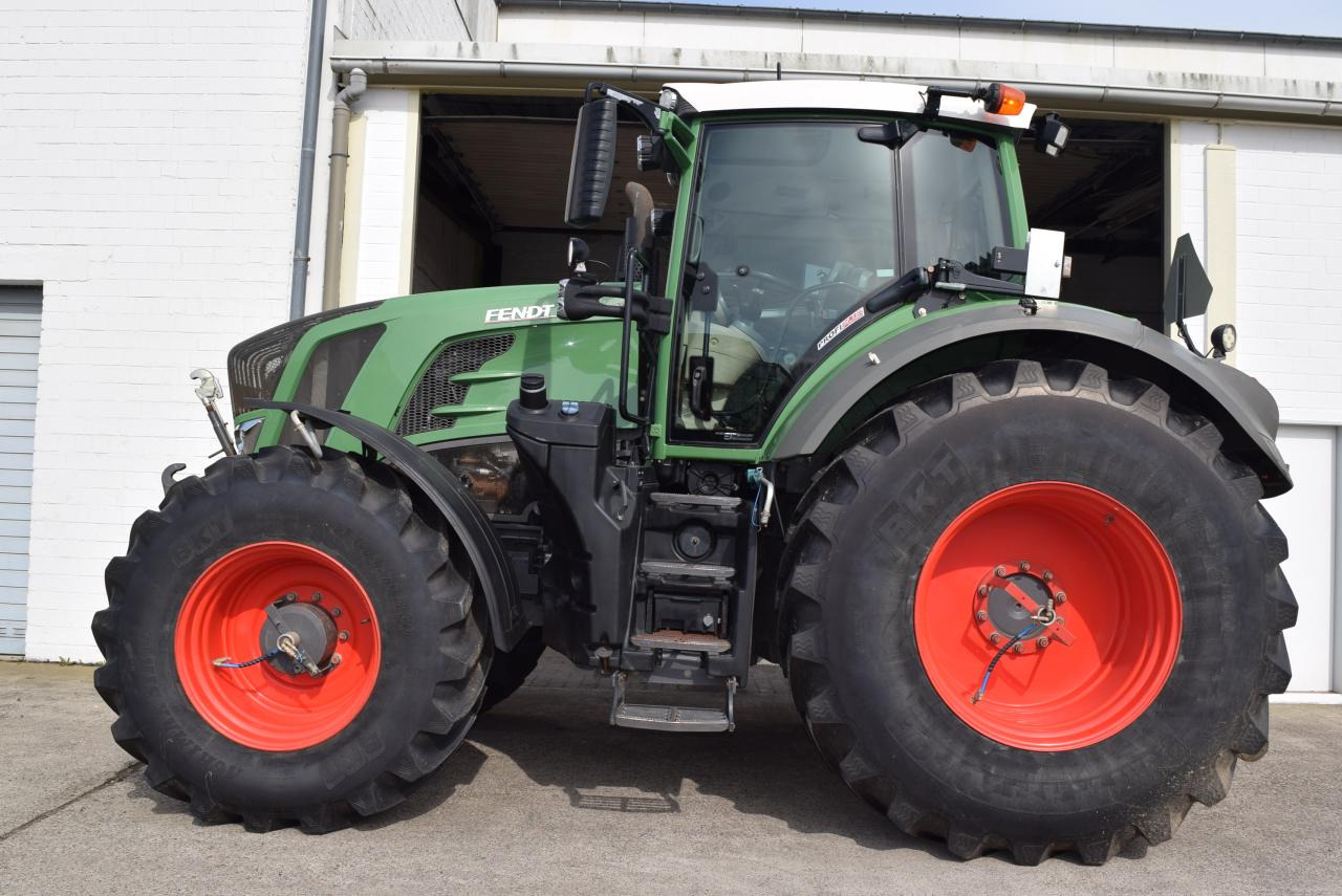 Fendt 826 Vario ProfiPlus, - جرار: صور 1 Fendt 826 Vario ProfiPlus, - جرار: صور 1
