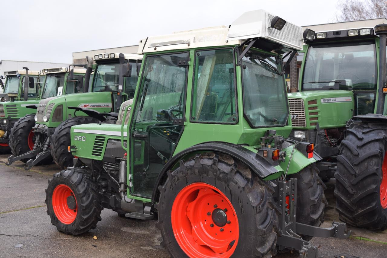 Fendt Farmer 260 V *Schmalspur* - جرار: صور 4 Fendt Farmer 260 V *Schmalspur* - جرار: صور 4
