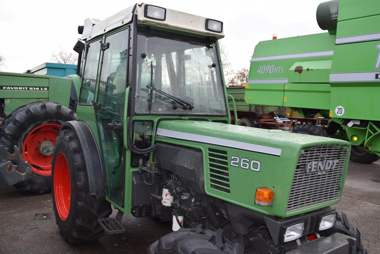 Fendt Farmer 260 V *Schmalspur* - جرار: صور 2 Fendt Farmer 260 V *Schmalspur* - جرار: صور 2