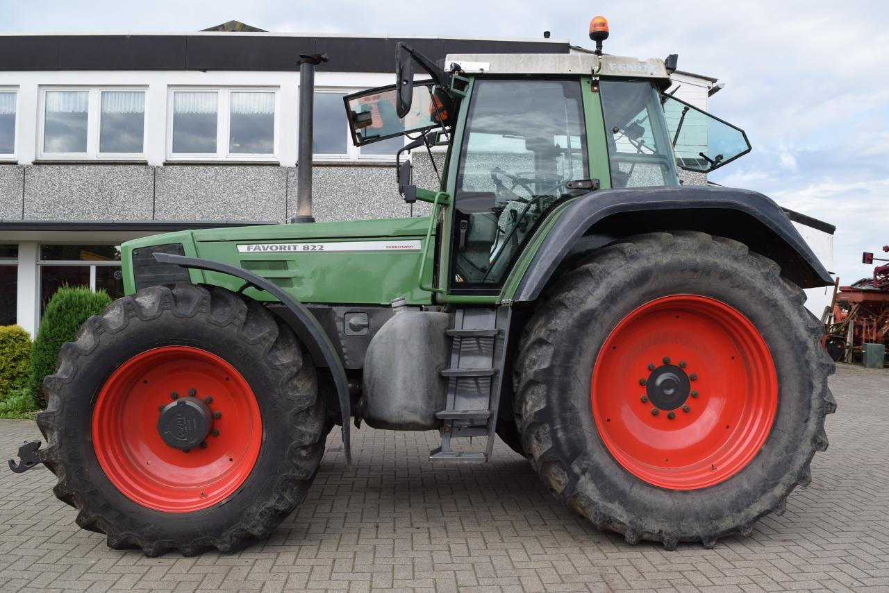 Fendt Favorit 822 - جرار: صور 1 Fendt Favorit 822 - جرار: صور 1