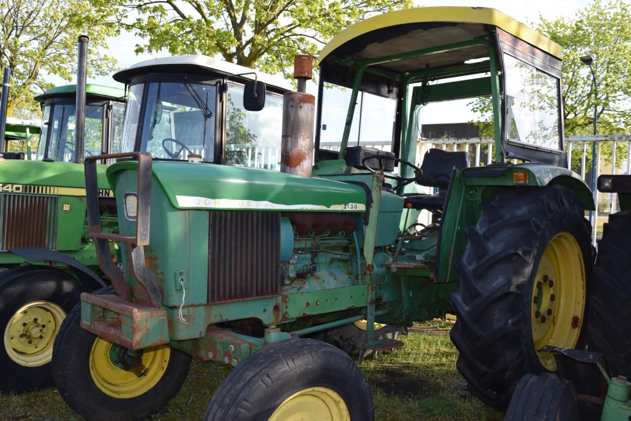 John Deere 2130 - جرار: صور 2 John Deere 2130 - جرار: صور 2