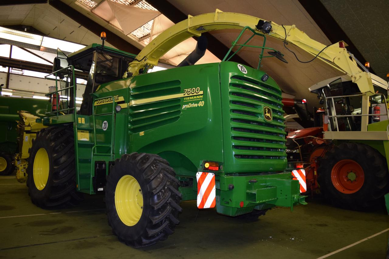 John Deere 7400 - حصادة الأعلاف: صور 4 John Deere 7400 - حصادة الأعلاف: صور 4