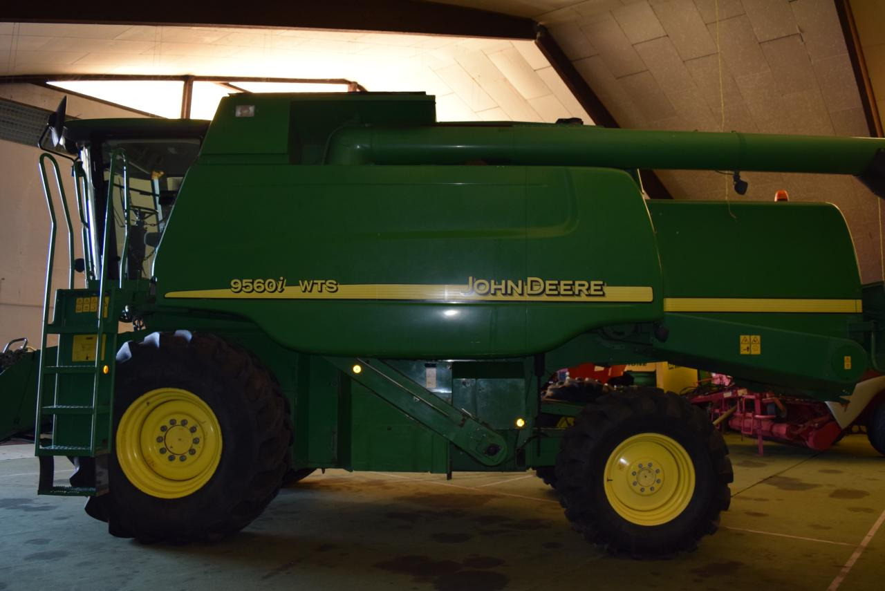 John Deere 9560 i WTS - حصادة شاملة: صور 1 John Deere 9560 i WTS - حصادة شاملة: صور 1