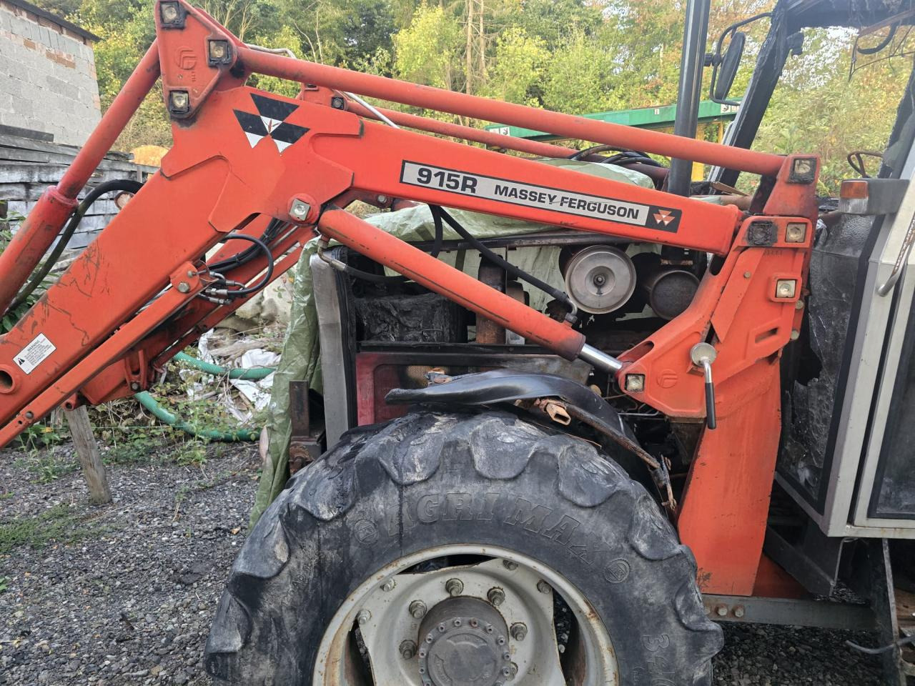 Massey Ferguson MF 390 T *Brandschaden* - جرار: صور 5 Massey Ferguson MF 390 T *Brandschaden* - جرار: صور 5