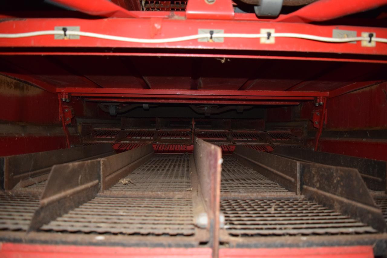 Massey Ferguson MF 40 RS - حصادة شاملة: صور 4 Massey Ferguson MF 40 RS - حصادة شاملة: صور 4