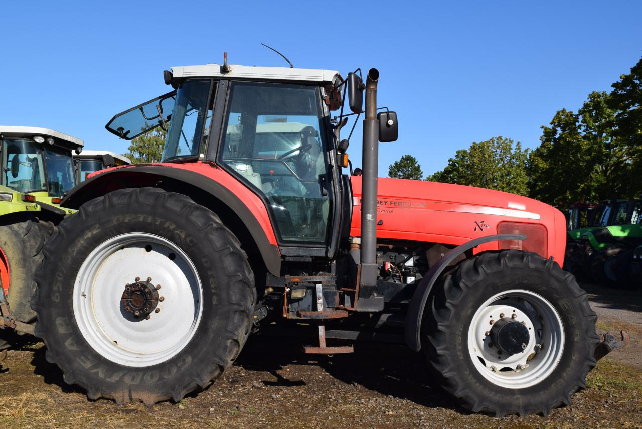 Massey Ferguson MF 8250 - جرار: صور 3 Massey Ferguson MF 8250 - جرار: صور 3