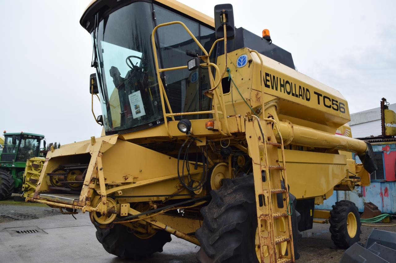 New Holland TC 56 - حصادة شاملة: صور 1 New Holland TC 56 - حصادة شاملة: صور 1