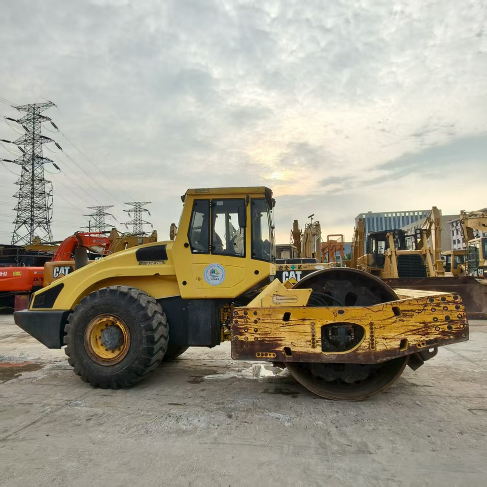 BOMAG 226DH - مدحلة الأسفلت: صور 1 BOMAG 226DH - مدحلة الأسفلت: صور 1