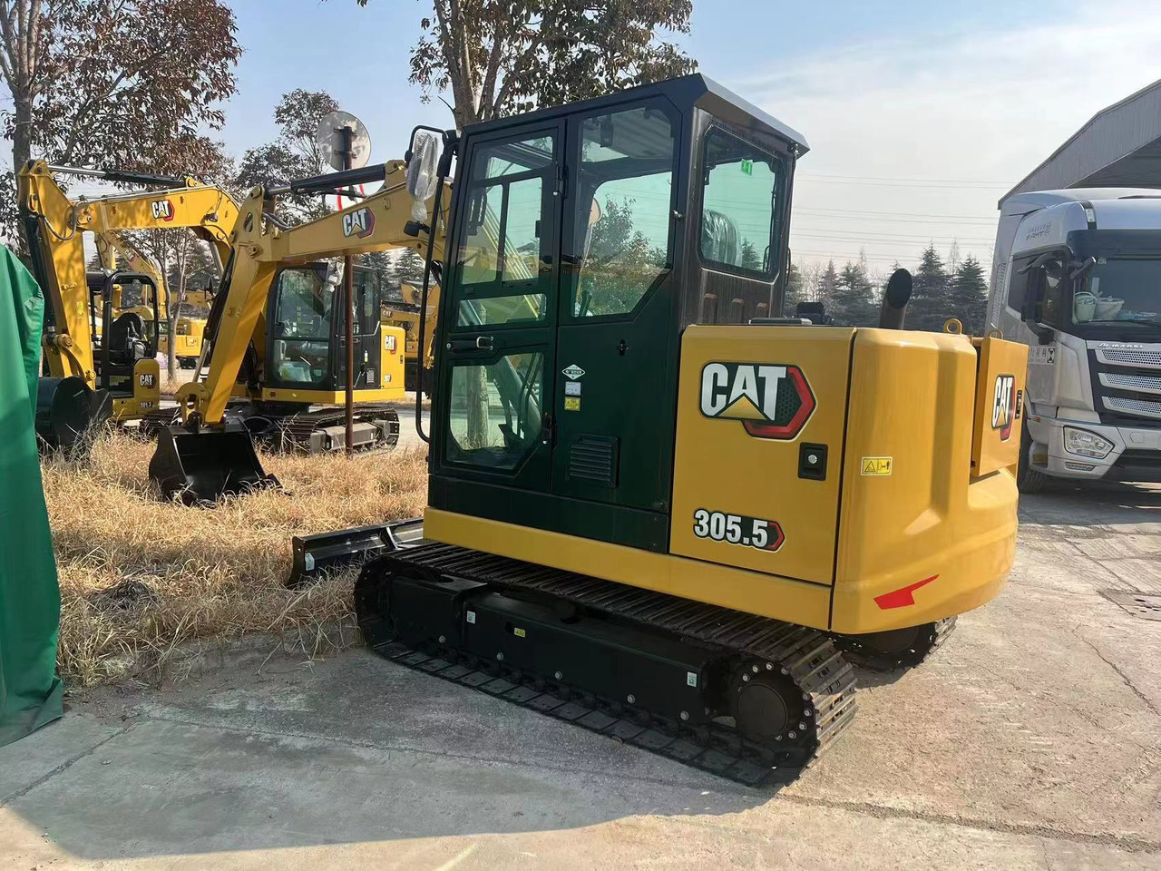 CAT 305.5 - حفارة مصغرة: صور 5 CAT 305.5 - حفارة مصغرة: صور 5