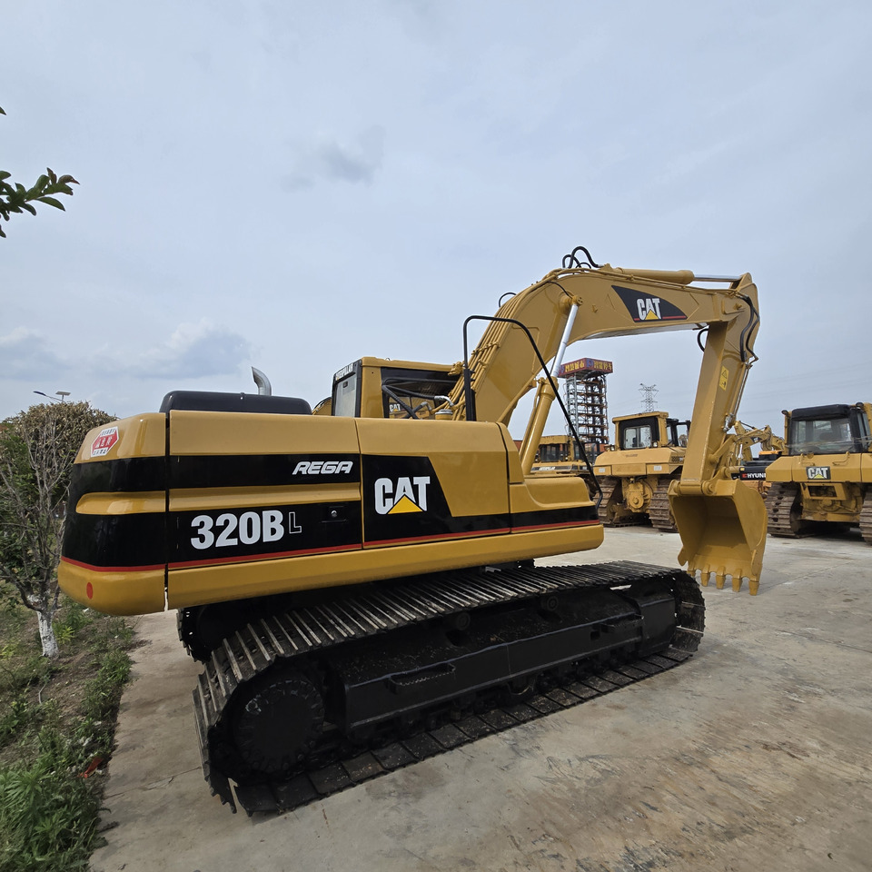 CATERPILLAR 320BL - حفارات زحافة: صور 3 CATERPILLAR 320BL - حفارات زحافة: صور 3