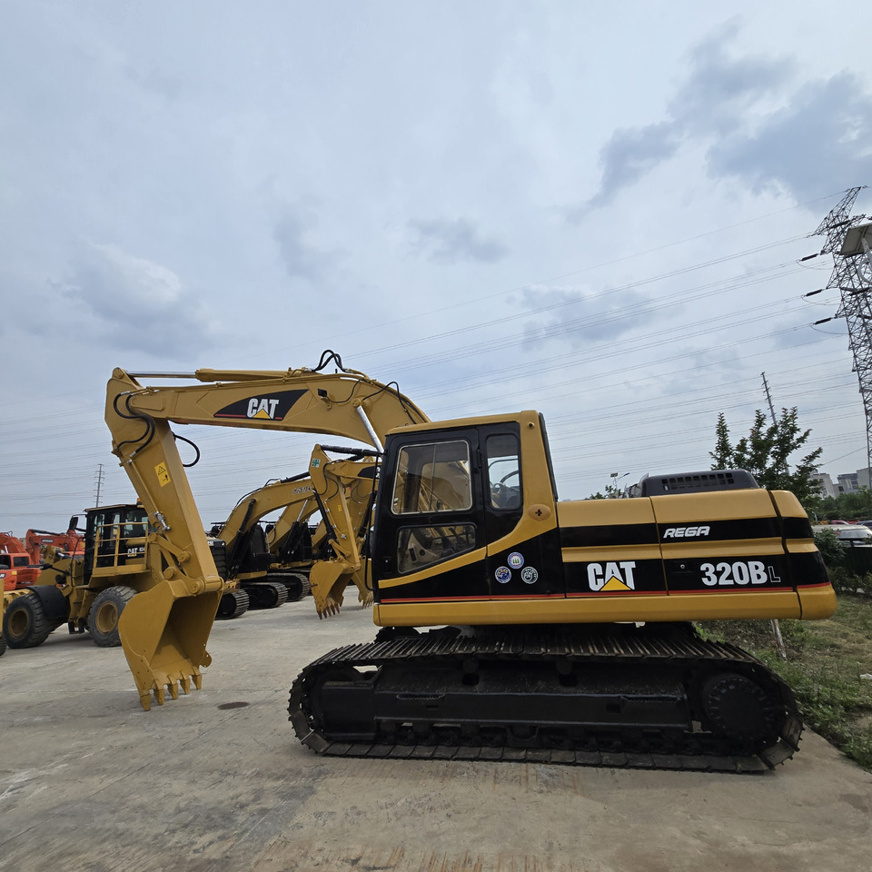 CATERPILLAR 320BL - حفارات زحافة: صور 2 CATERPILLAR 320BL - حفارات زحافة: صور 2
