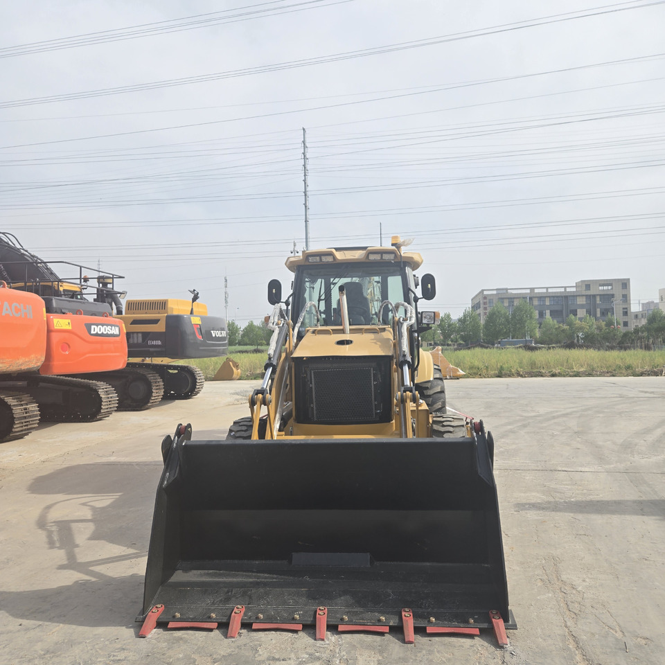CATERPILLAR 426F - حفار متعدد الاستخدام: صور 3 CATERPILLAR 426F - حفار متعدد الاستخدام: صور 3
