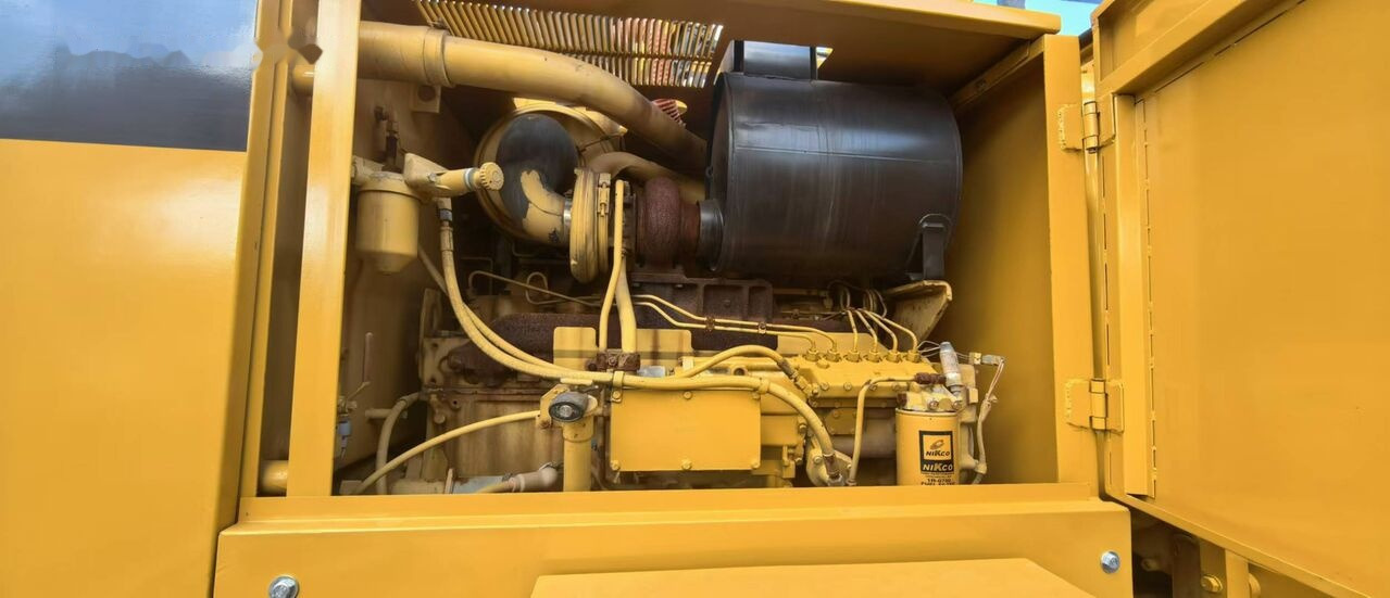 آلة تسوية الأرض Caterpillar 140H: صور 14