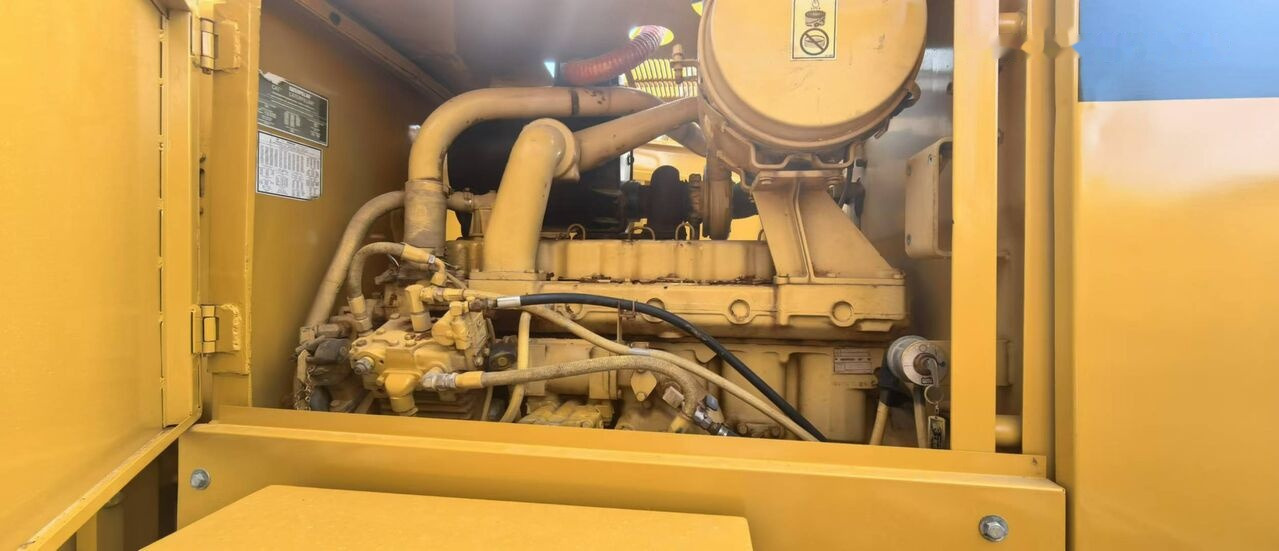 آلة تسوية الأرض Caterpillar 140H: صور 15