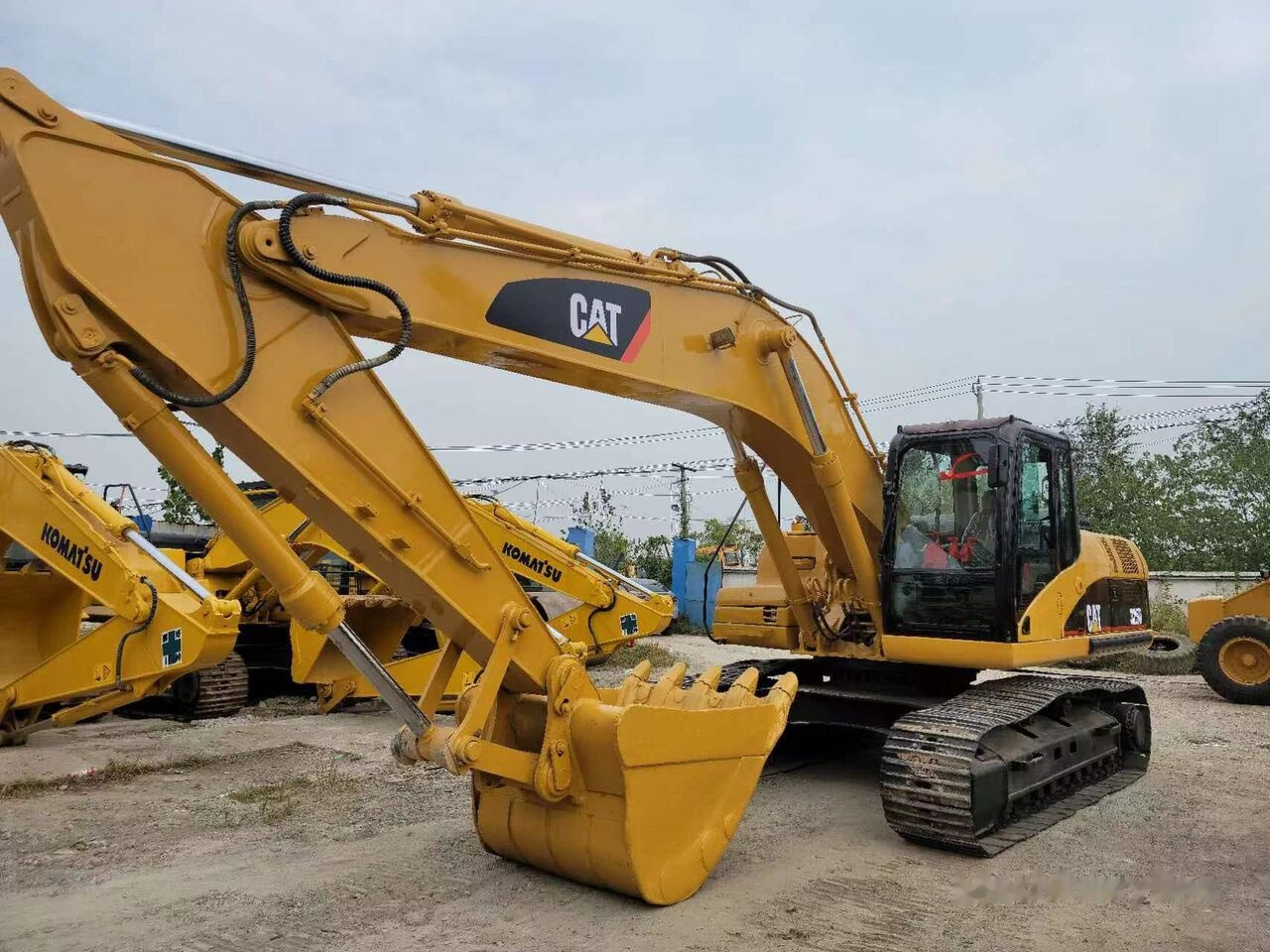 Caterpillar 325D - حفارات زحافة: صور 1 Caterpillar 325D - حفارات زحافة: صور 1