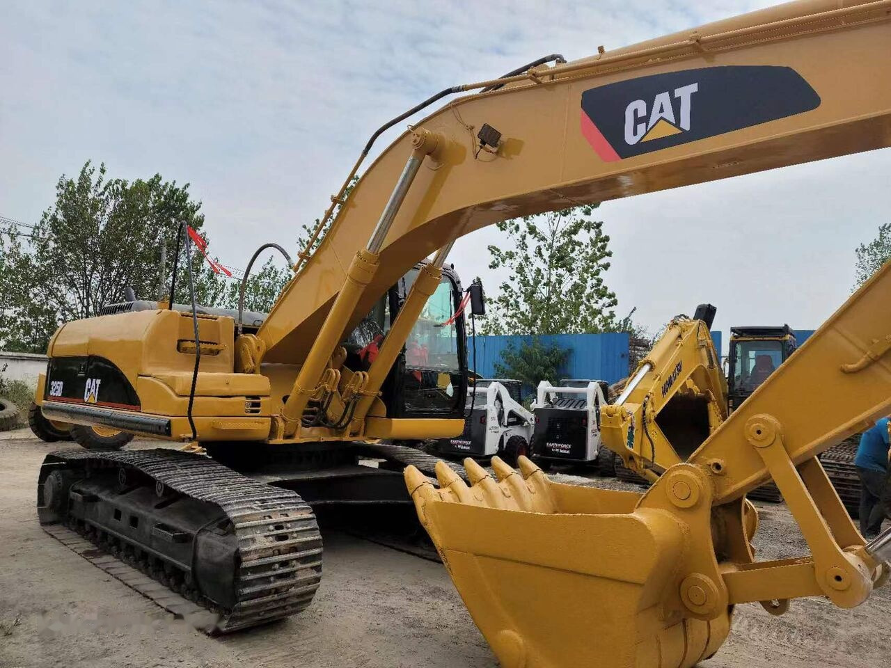 Caterpillar 325D - حفارات زحافة: صور 5 Caterpillar 325D - حفارات زحافة: صور 5