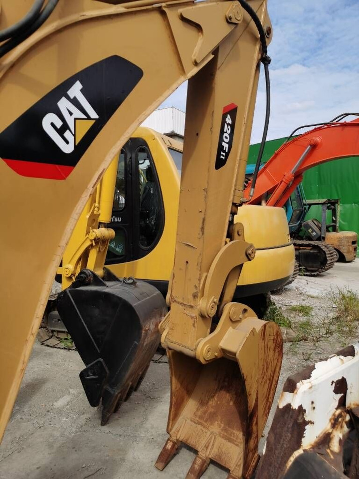Caterpillar 420F - حفار متعدد الاستخدام: صور 4 Caterpillar 420F - حفار متعدد الاستخدام: صور 4