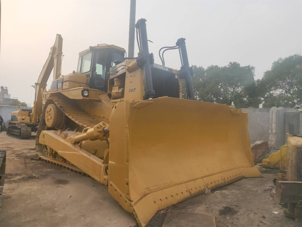 Caterpillar D 9 N - بلدوزر: صور 3 Caterpillar D 9 N - بلدوزر: صور 3