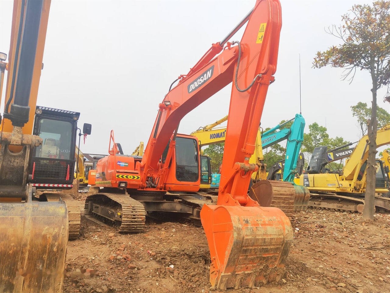 Doosan DH220LC-7 - حفارات زحافة: صور 2 Doosan DH220LC-7 - حفارات زحافة: صور 2
