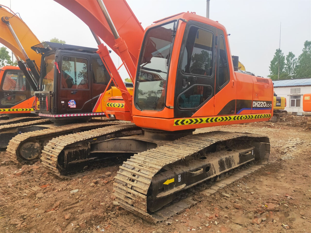 Doosan DH220LC-7 - حفارات زحافة: صور 1 Doosan DH220LC-7 - حفارات زحافة: صور 1