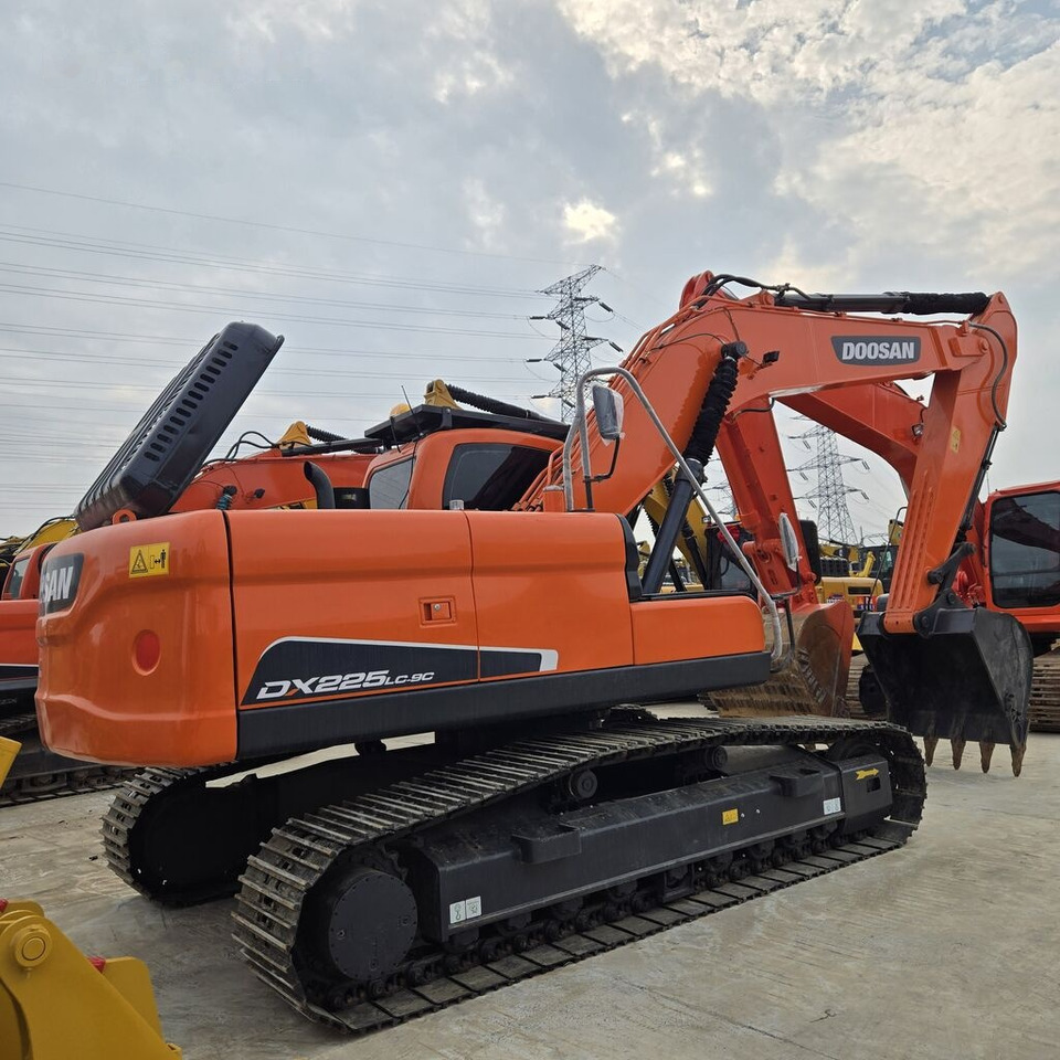 Doosan DX225LC - حفارات زحافة: صور 3 Doosan DX225LC - حفارات زحافة: صور 3