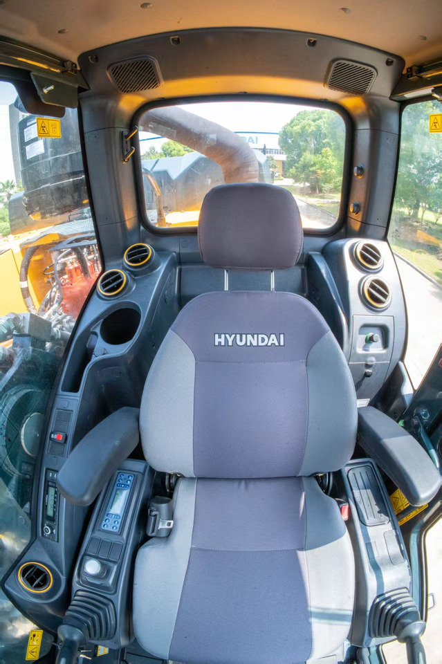 جديد حفارات زحافة HYUNDAI HX405L: صور 13 جديد حفارات زحافة HYUNDAI HX405L: صور 13