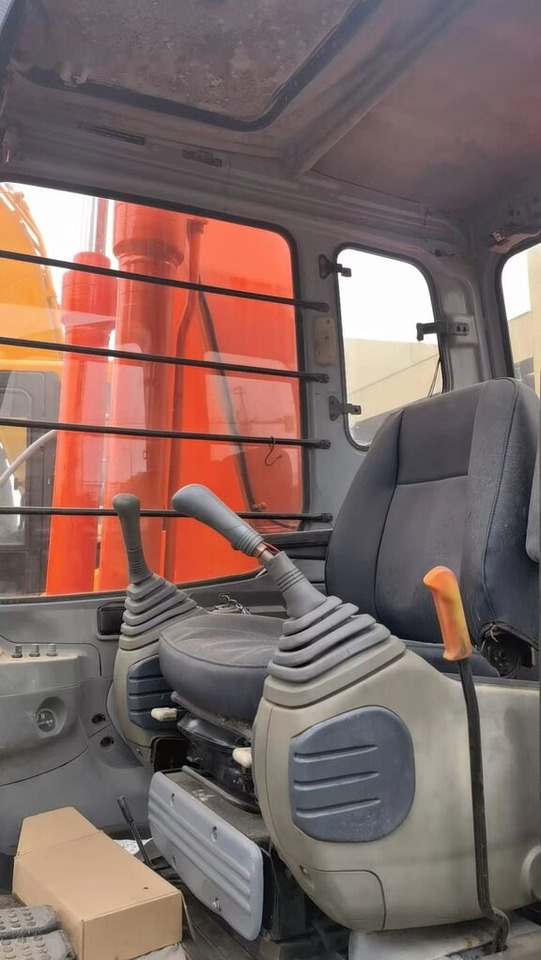 Hitachi EX200 - حفارات زحافة: صور 2 Hitachi EX200 - حفارات زحافة: صور 2