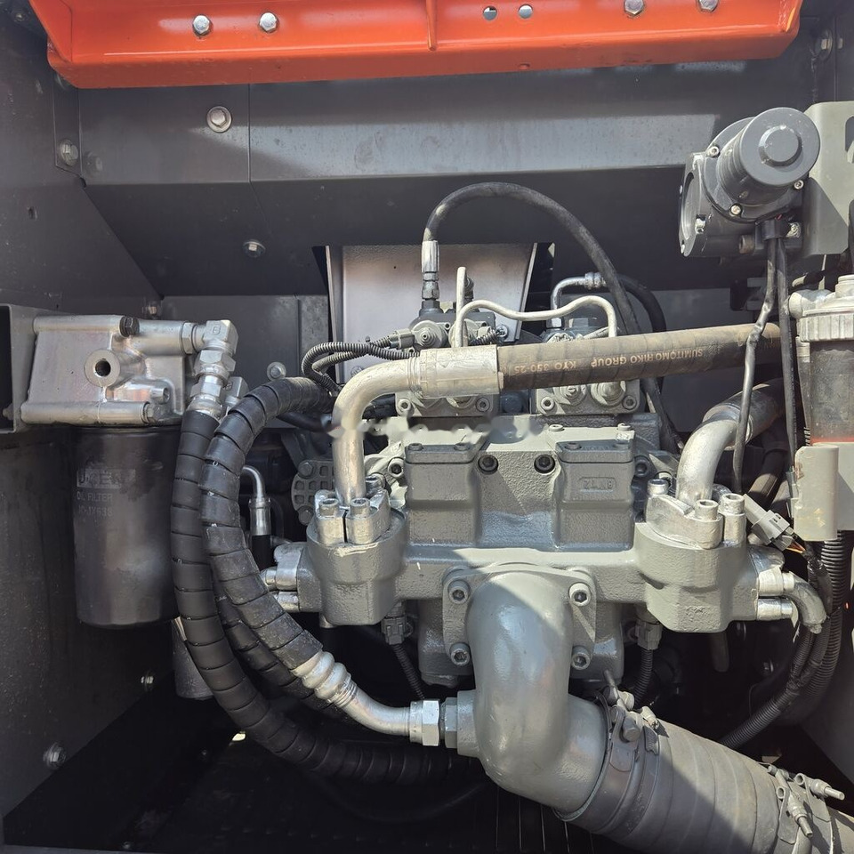 Hitachi ZX210 - حفارات زحافة: صور 4 Hitachi ZX210 - حفارات زحافة: صور 4