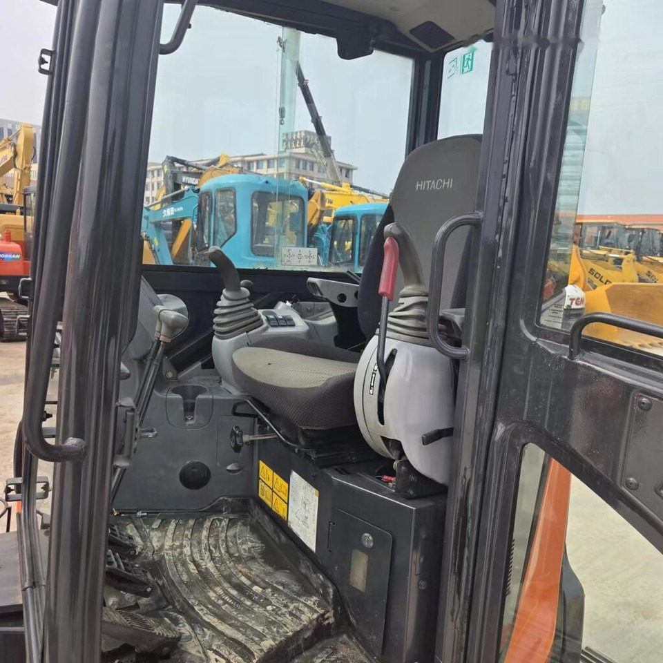 Hitachi ZX55USR - حفارة مصغرة: صور 5 Hitachi ZX55USR - حفارة مصغرة: صور 5