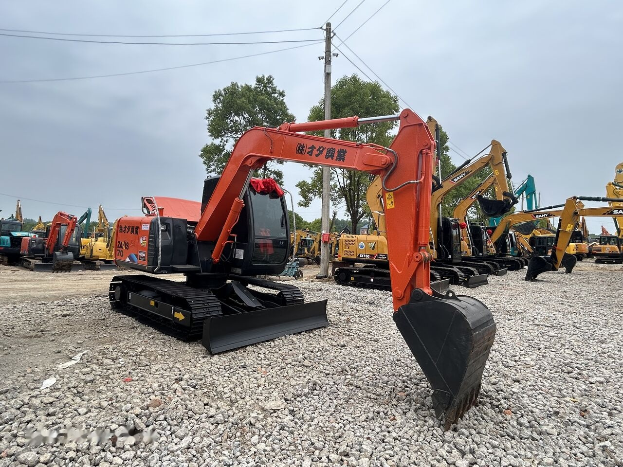 Hitachi ZX70 - حفارات زحافة: صور 5 Hitachi ZX70 - حفارات زحافة: صور 5