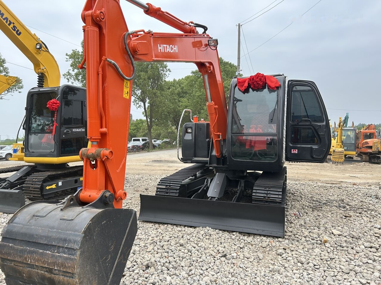 Hitachi ZX70 إيجار Hitachi ZX70: صور 7