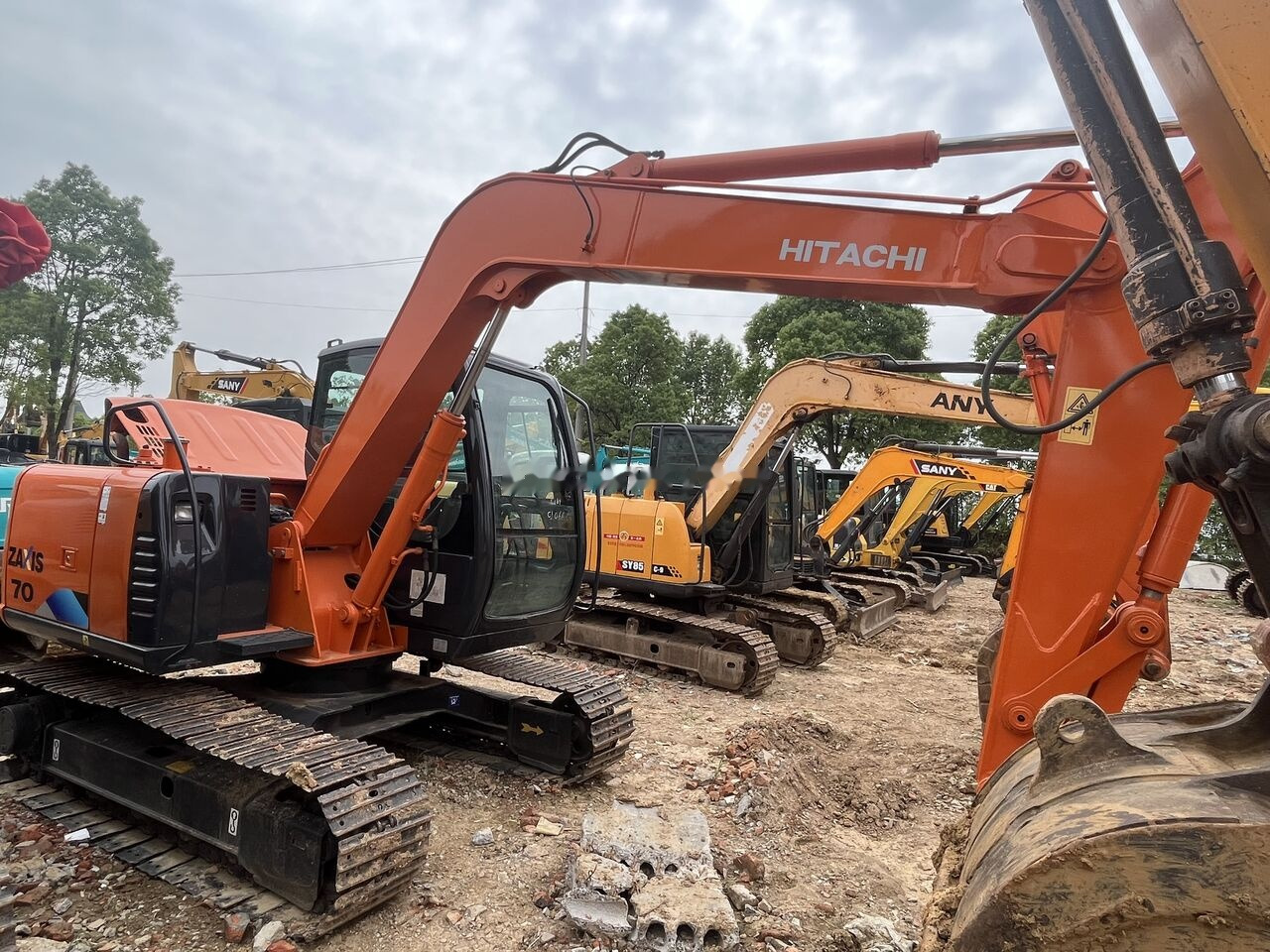Hitachi ZX70 - حفارة مصغرة: صور 1 Hitachi ZX70 - حفارة مصغرة: صور 1