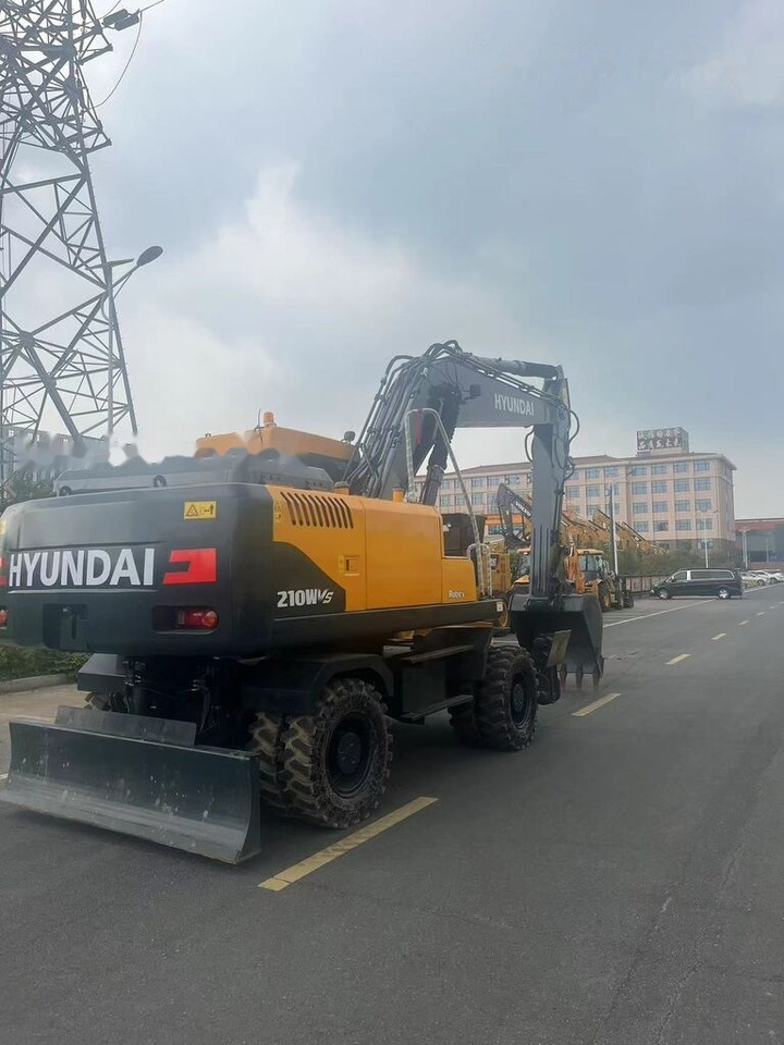 Hyundai 210W-9 إيجار Hyundai 210W-9: صور 9