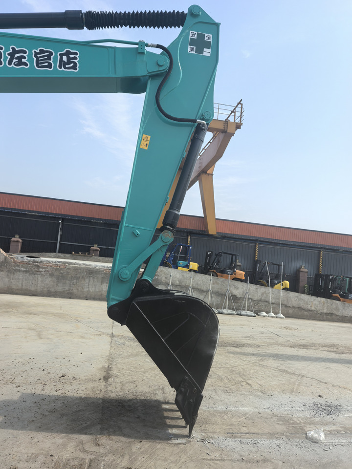 KOBELCO SK200 - حفارات زحافة: صور 4 KOBELCO SK200 - حفارات زحافة: صور 4