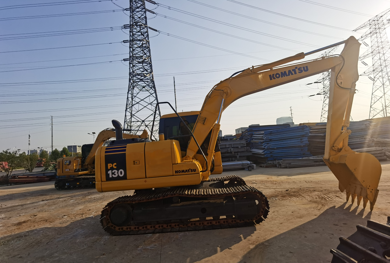 KOMATSU PC130-7 - حفارة مصغرة: صور 1 KOMATSU PC130-7 - حفارة مصغرة: صور 1