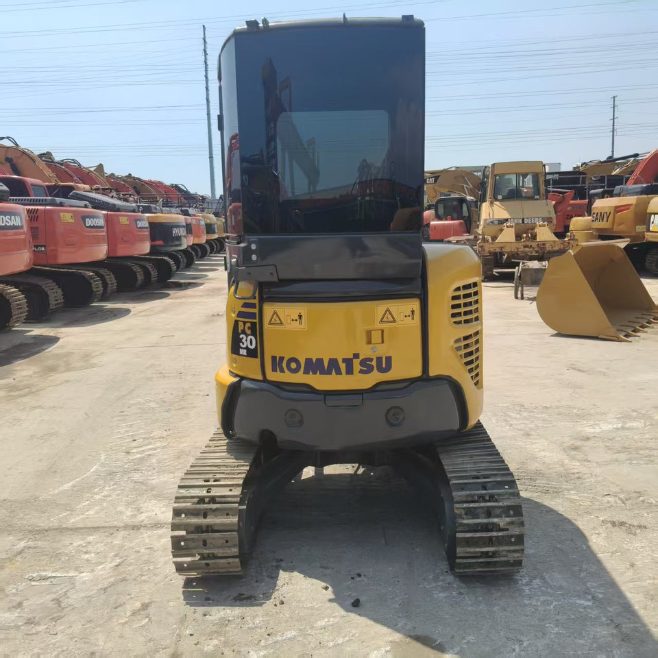 KOMATSU PC30 - حفارة مصغرة: صور 4 KOMATSU PC30 - حفارة مصغرة: صور 4