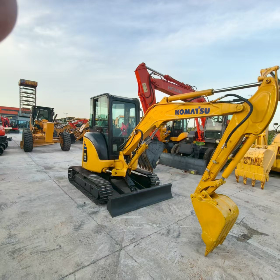 KOMATSU PC35MR - حفارة مصغرة: صور 2 KOMATSU PC35MR - حفارة مصغرة: صور 2