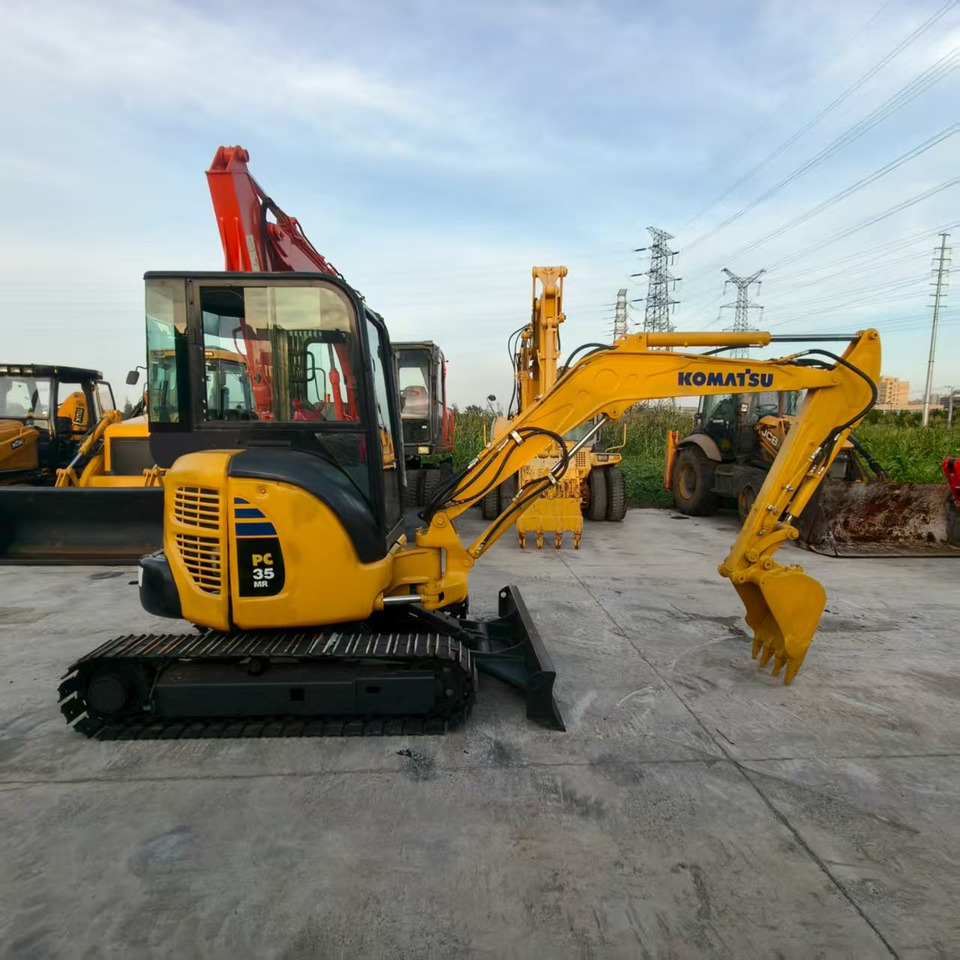 KOMATSU PC35MR - حفارة مصغرة: صور 1 KOMATSU PC35MR - حفارة مصغرة: صور 1