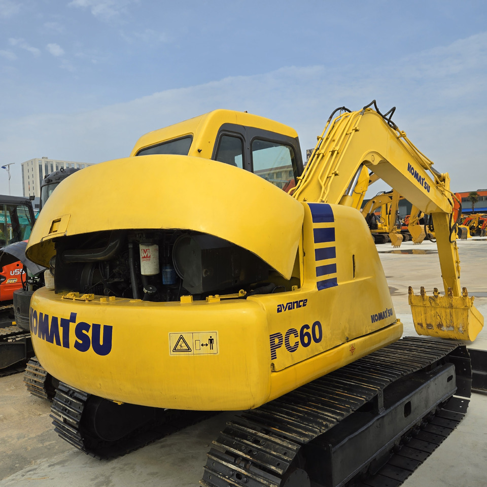 KOMATSU PC60 - حفارة مصغرة: صور 1 KOMATSU PC60 - حفارة مصغرة: صور 1