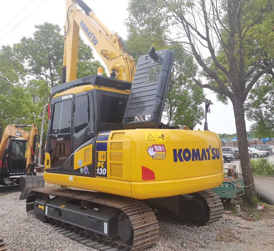 Komatsu PC130-7 - حفارات زحافة: صور 5 Komatsu PC130-7 - حفارات زحافة: صور 5